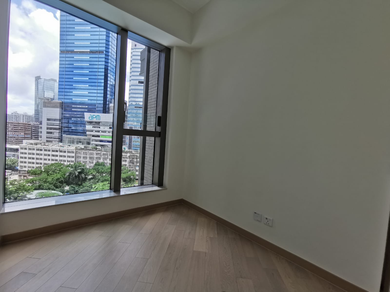 【LEASED】Kwun Tong(觀塘駅）新築Grand Central　２ベッドルーム+Store ルーム